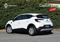 2022 Renault
                Captur Zen