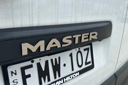 2024 Renault
                Master Pro 110kW