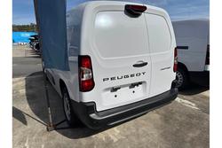 2024 Peugeot
Partner Pro