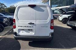 2024 Peugeot
Partner Pro