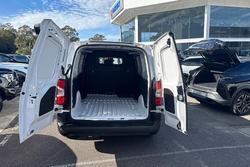 2024 Peugeot Partner Pro