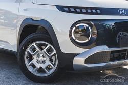 2025 Hyundai
                INSTER Cross