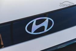 2025 Hyundai
                INSTER Cross