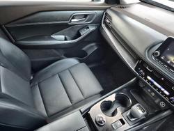 2024 Nissan
                X-TRAIL ST-L