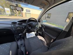 2003 Ford Focus CL LR MY03 Capri Blue