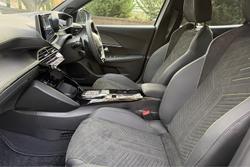 2024 Peugeot 2008 GT Hybrid