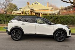 2024 Peugeot 2008 GT Hybrid