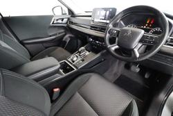 2023 Mitsubishi
Outlander LS