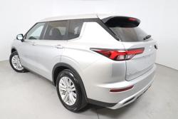 2023 Mitsubishi
Outlander LS