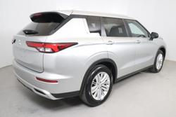 2023 Mitsubishi
Outlander LS