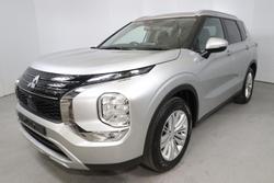 2023 Mitsubishi
Outlander LS
