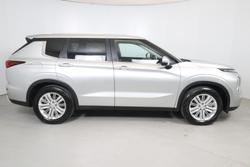 2023 Mitsubishi
Outlander LS