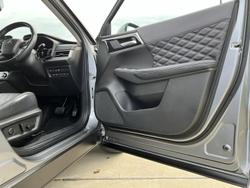 2022 Mitsubishi
Outlander PHEV Exceed