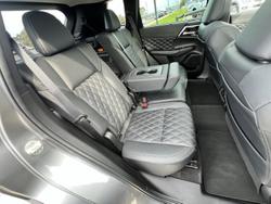 2022 Mitsubishi
Outlander PHEV Exceed