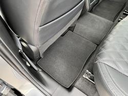 2022 Mitsubishi
Outlander PHEV Exceed