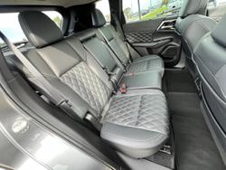 2022 Mitsubishi
Outlander PHEV Exceed