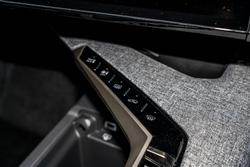 2025 Peugeot 3008 GT Premium Hybrid