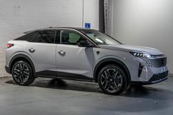 2025 Peugeot 3008 GT Premium Hybrid P64 MY25 Okenite White