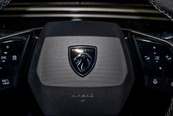 2025 Peugeot 3008 GT Premium Hybrid P64 MY25 Okenite White