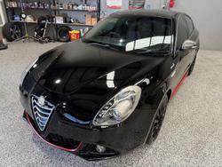 2015 Alfa Romeo Giulietta Distinctive Series 1 Alfa Black