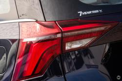2025 Mahindra XUV700 AX7L Midnight Black