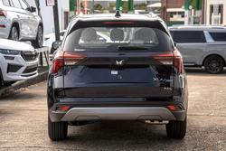 2025 Mahindra XUV700 AX7L Midnight Black