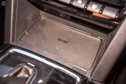 2025 Mahindra XUV700 AX7L Everest White