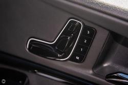 2025 Mahindra XUV700 AX7L Everest White