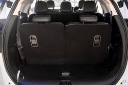 2025 Mahindra XUV700 AX7L Everest White