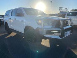 2021 Toyota
                Hilux SR