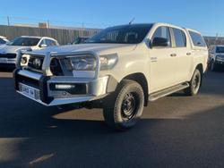 2021 Toyota
                Hilux SR