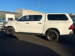 2021 Toyota
                Hilux SR