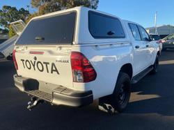 2021 Toyota
                Hilux SR
