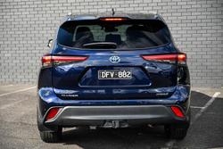 2022 Toyota
                Kluger GXL