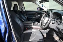 2022 Toyota
                Kluger GXL
