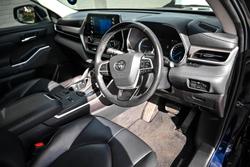 2022 Toyota
                Kluger GXL