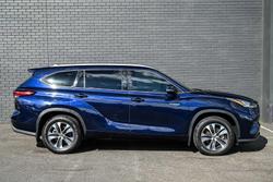 2022 Toyota
                Kluger GXL
