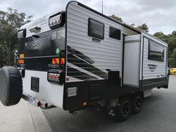 2016 Retreat Daydream 226C Slide Out