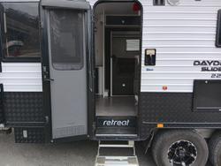 2016 Retreat Daydream 226C Slide Out