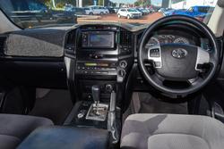 2013 Toyota Landcruiser GXL VDJ200R MY12 4X4 Constant Glacier White