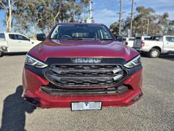 2022 Isuzu
MU-X LS-M