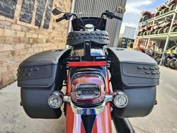 2025 HARLEY-DAVIDSON HERITAGE CLASSIC 117 (FLHC) ROAD WHISKEY FIRE/VIVID BLACK