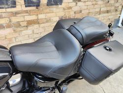 2025 HARLEY-DAVIDSON HERITAGE CLASSIC 117 (FLHC) ROAD WHISKEY FIRE/VIVID BLACK