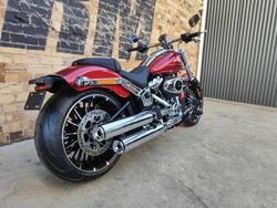 2025 HARLEY-DAVIDSON BREAKOUT 117 (FXBR) ROAD RED