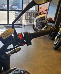 2025 Triumph Trident 660 Trident Yellow