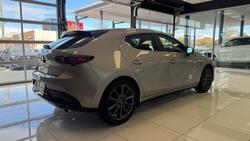2024 Mazda
                3 G20 Evolve