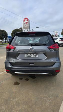 2017 Nissan
                X-TRAIL ST