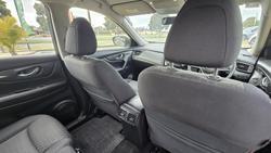 2017 Nissan
                X-TRAIL ST