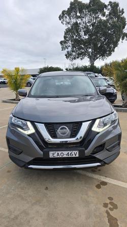 2017 Nissan
                X-TRAIL ST