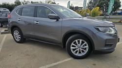2017 Nissan
                X-TRAIL ST